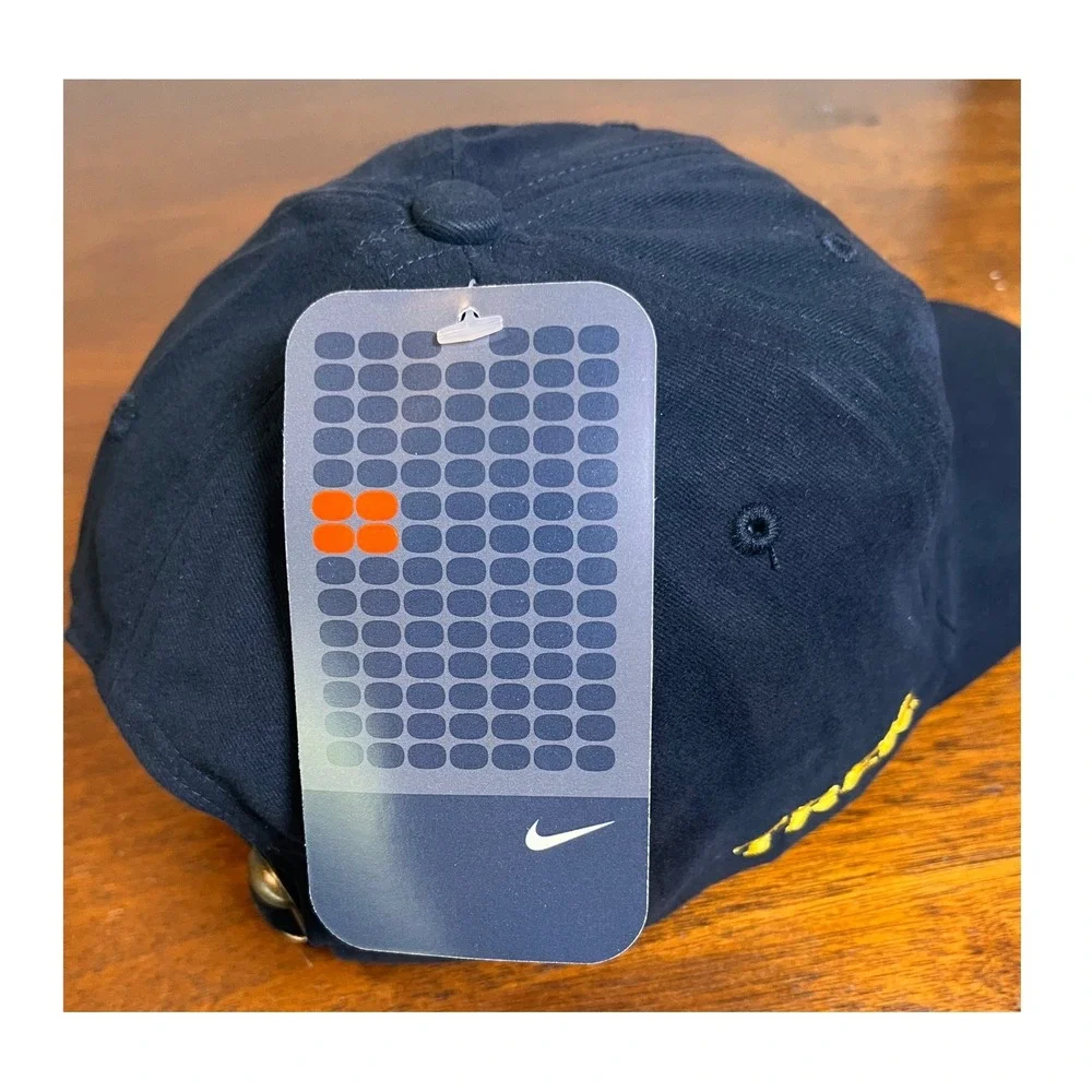 Nike Six Cap Trek Cycling Hat Black Yellow #6 Strapback NWT OSFA Rare